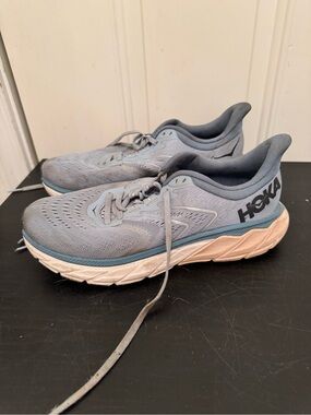Hoka One One Arahi 5 Women’s Running Shoe Light Blue Fog US 8